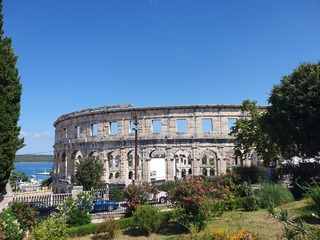 Amphithéâtre romain, Pula
