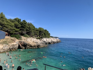 Autre plage, Pula