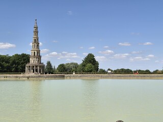 Étonnante folie architecturale que cette Pagode de Chanteloup