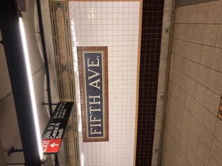 Métro souterrain - arrêt 5e avenue