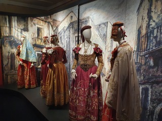 La Scala - costumes exposés (1/3)